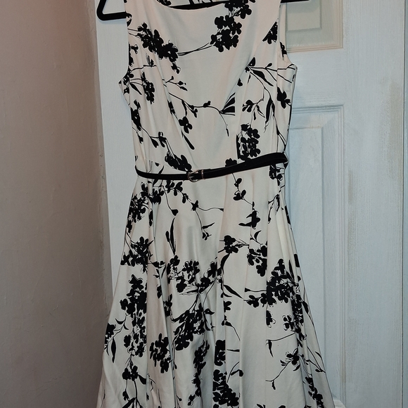 Grace Karin Dresses & Skirts - Sleeveless White Dress with Black Floral Print and Belt